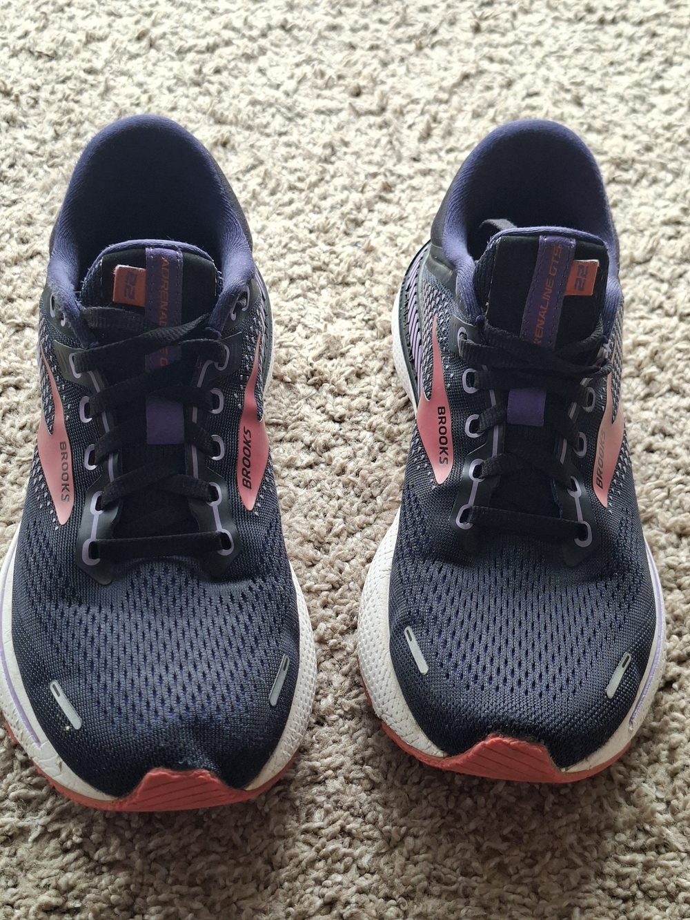 Brooks Adrenaline GTS 22 Women’s Running Shoes Black Purple Sneakers Size 8.5 M